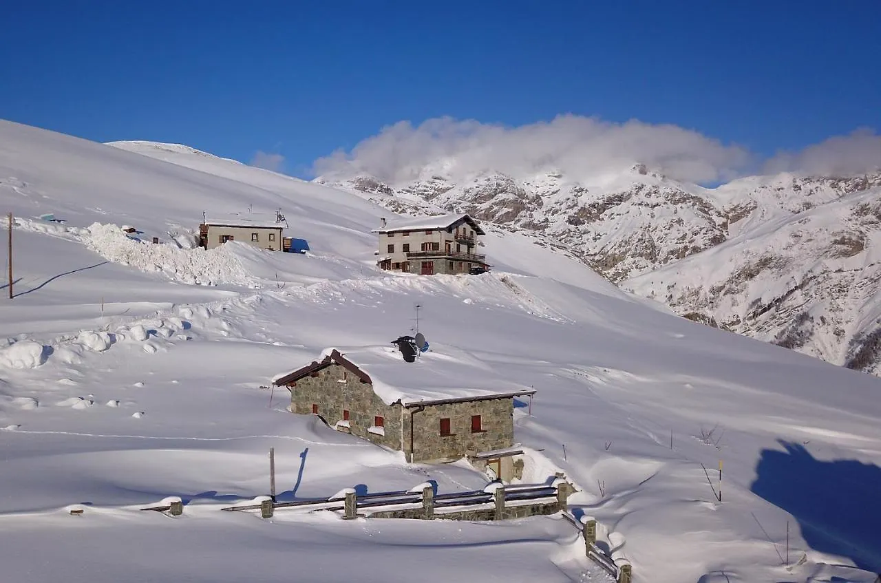Alpino Lodge Bivio Livigno Otel