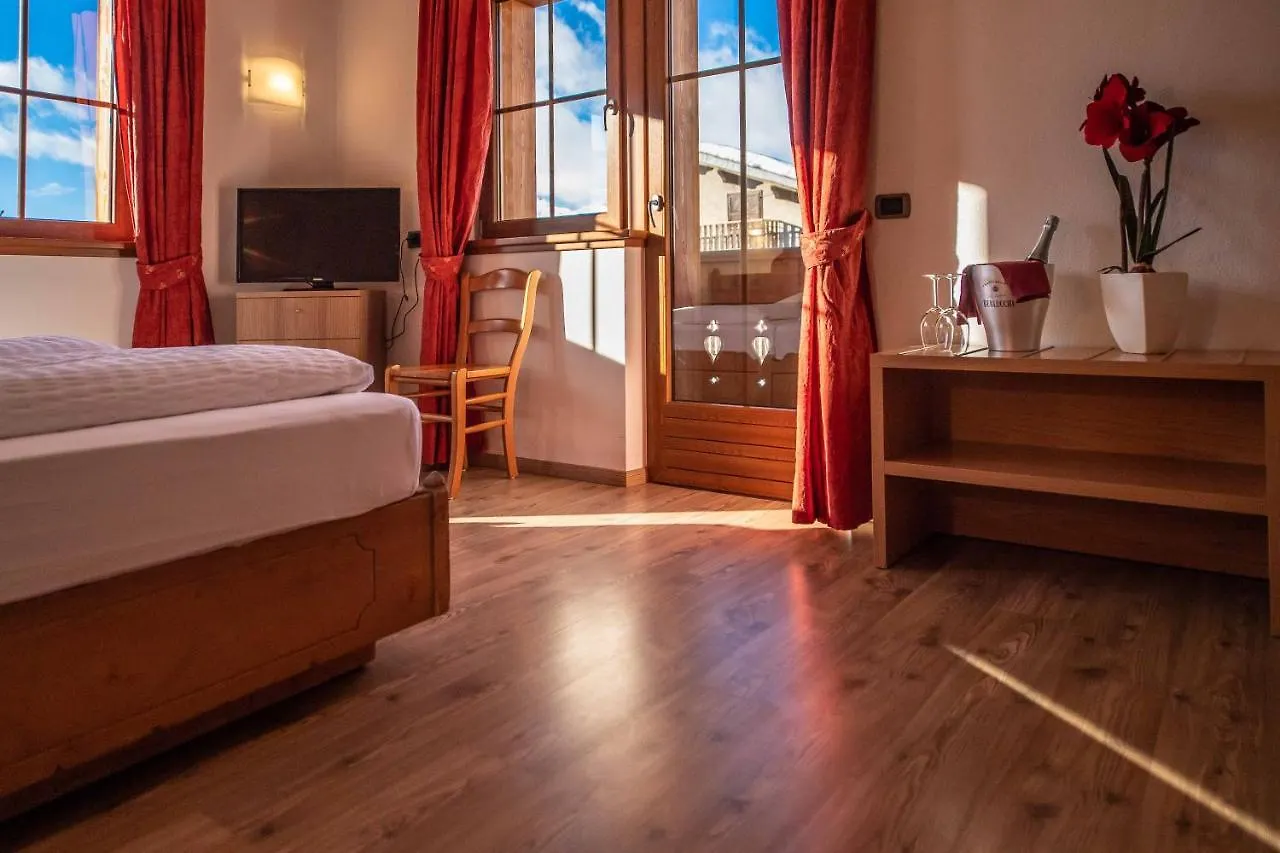 Alpino Lodge Bivio Livigno 3*,  İtalya