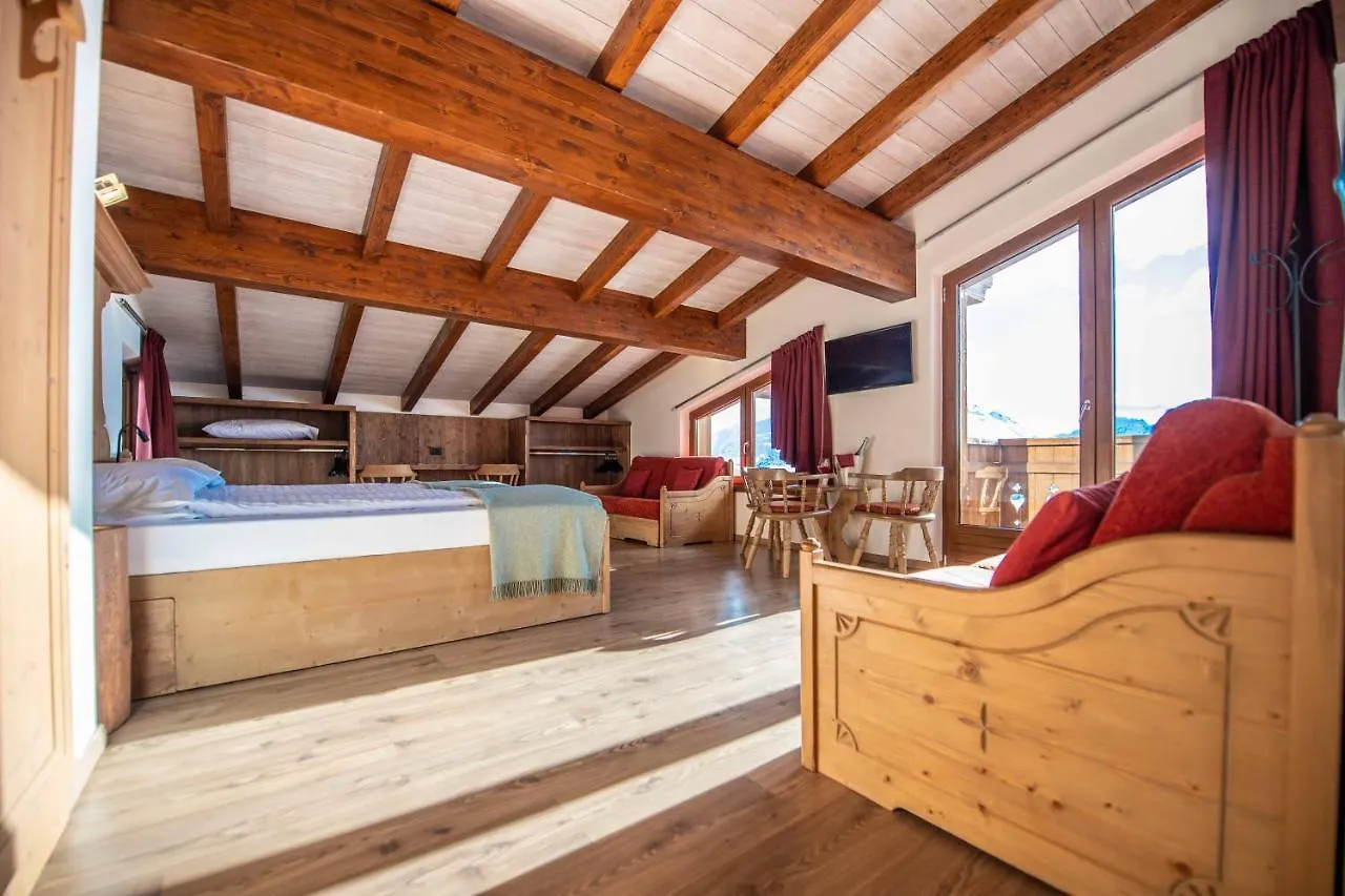 *** Otel Alpino Lodge Bivio Livigno İtalya