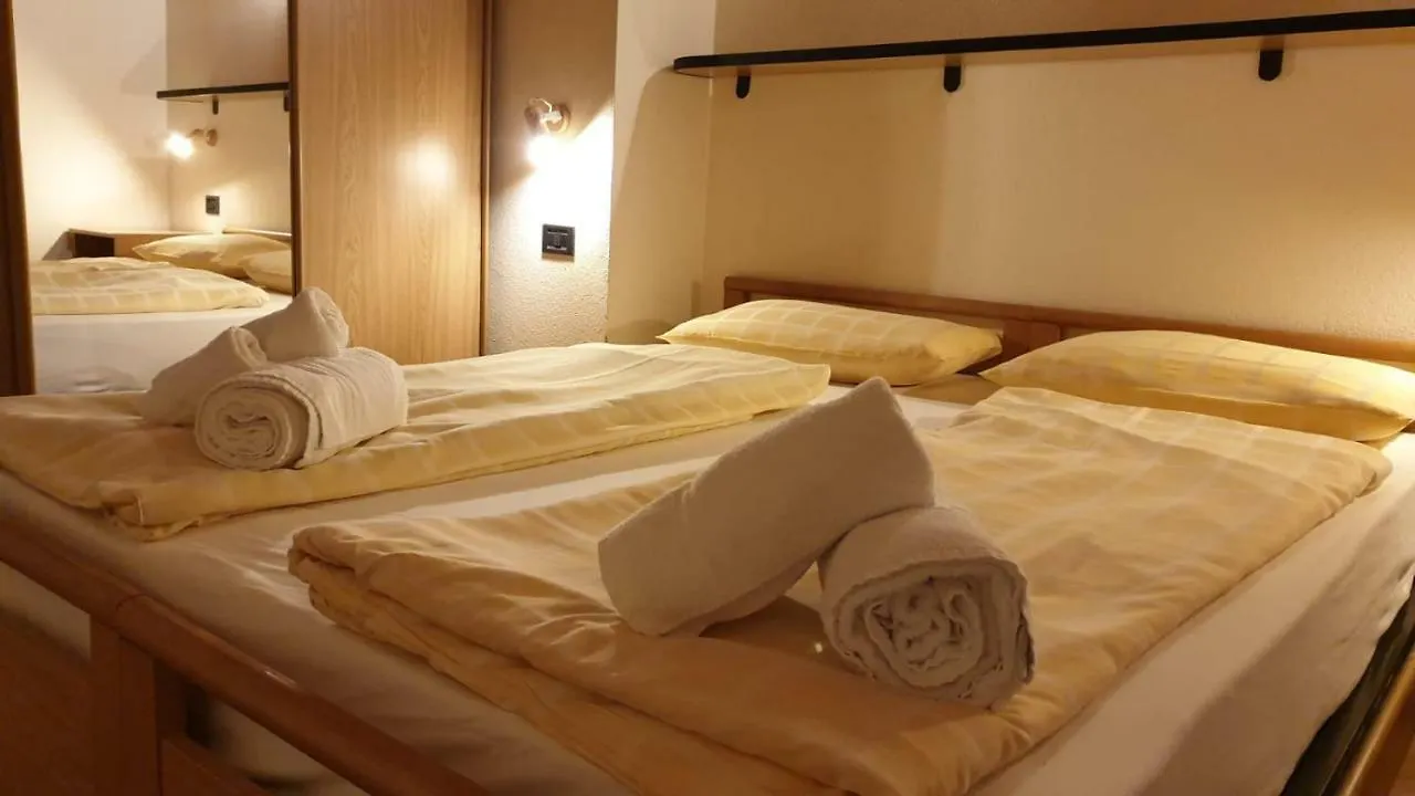 *** Otel Alpino Lodge Bivio Livigno İtalya