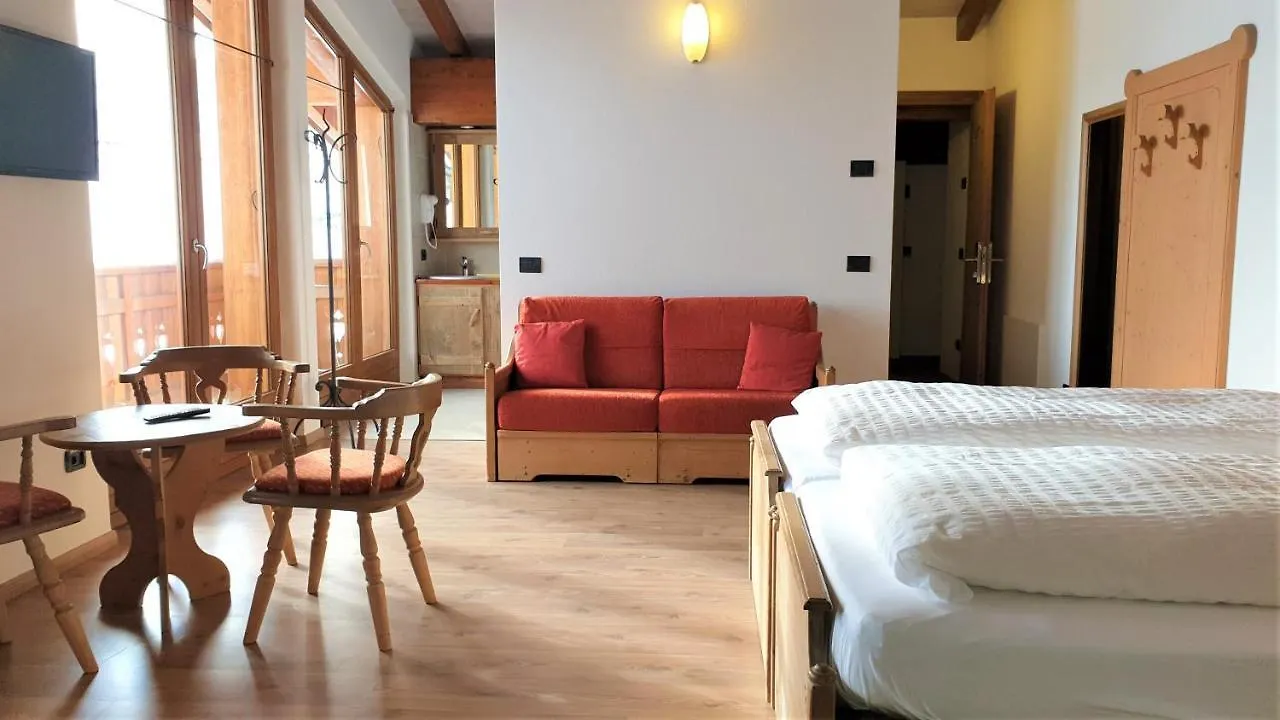 *** Otel Alpino Lodge Bivio Livigno İtalya